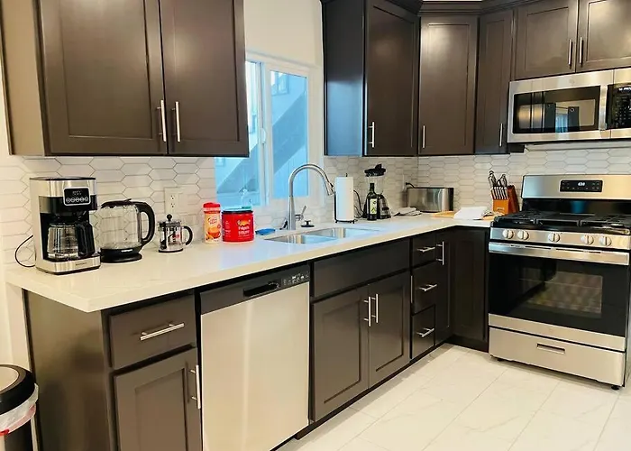 Your Downtown With California King Bed Unit A Apartment