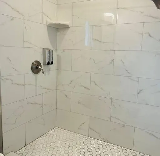 Apartment Your Downtown With California King Bed Unit A