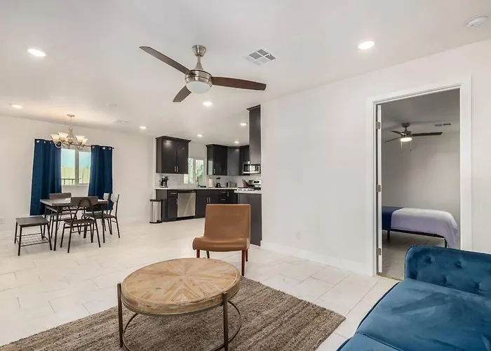 Your Downtown With California King Bed Unit A * Phoenix